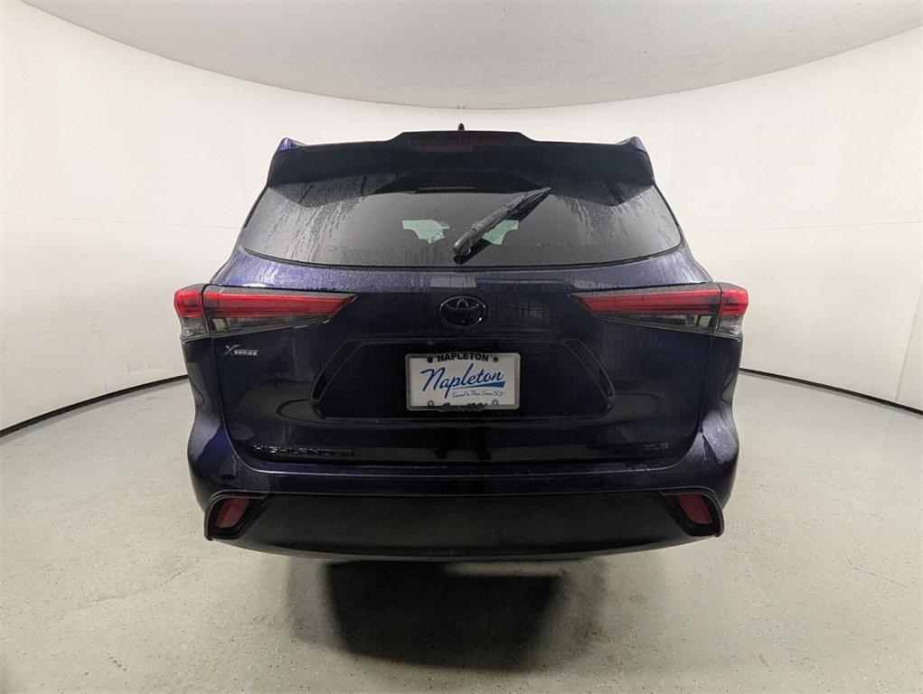 used 2022 Toyota Highlander car, priced at $29,750