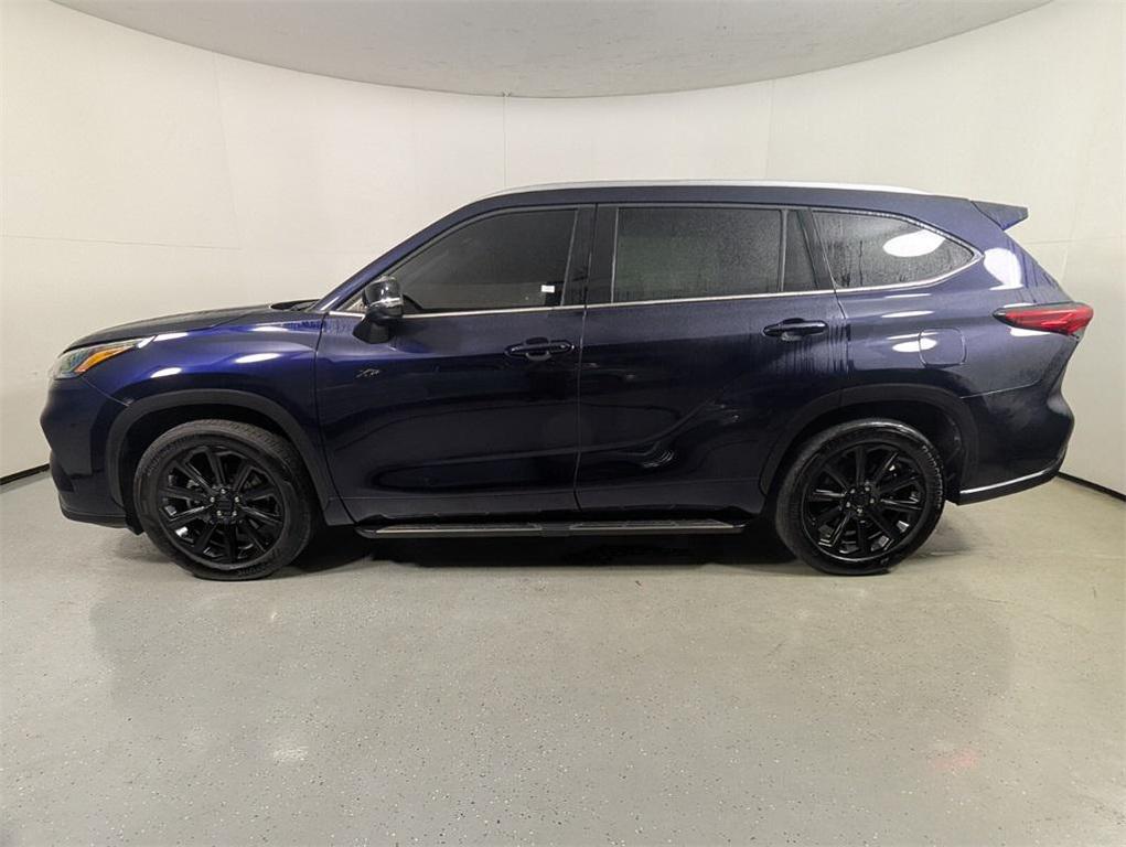 used 2022 Toyota Highlander car, priced at $29,750