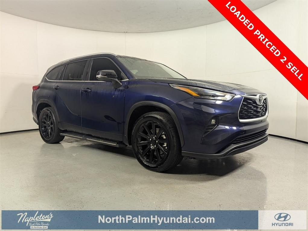 used 2022 Toyota Highlander car, priced at $29,750