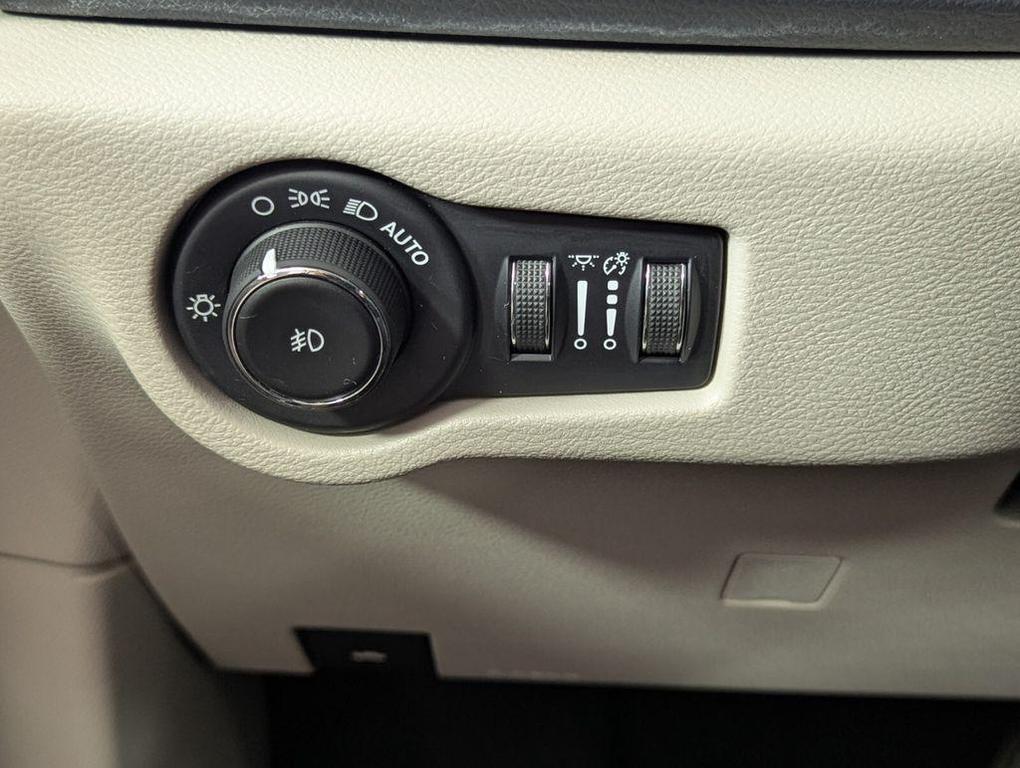 used 2020 Chrysler Pacifica car, priced at $20,776