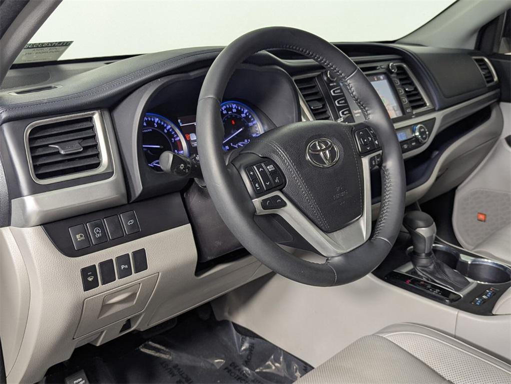 used 2018 Toyota Highlander car, priced at $21,838