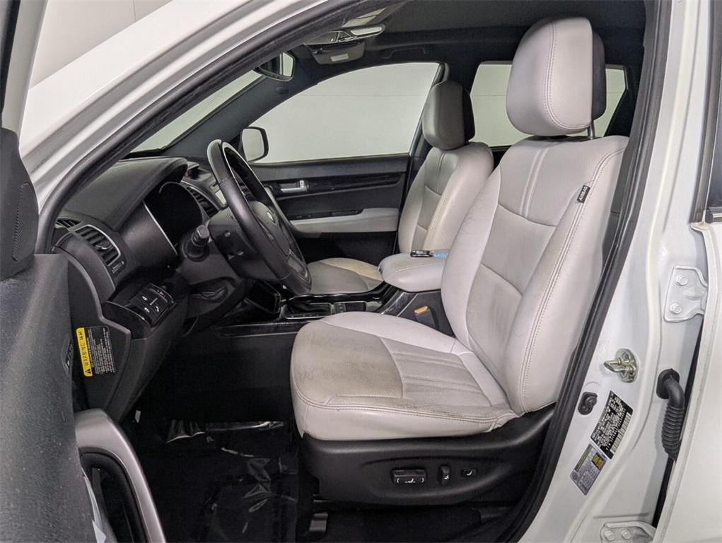 used 2014 Kia Sorento car, priced at $8,000
