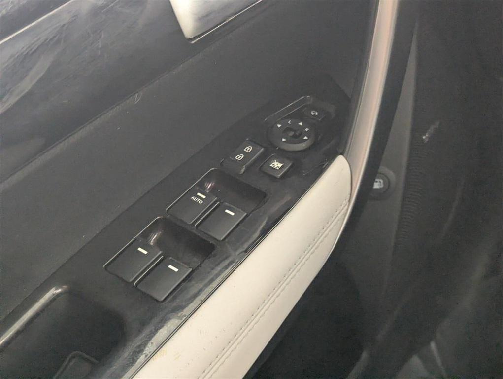 used 2014 Kia Sorento car, priced at $8,000