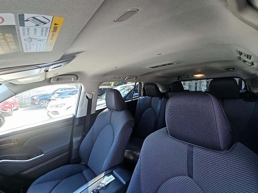 used 2025 Toyota Highlander car, priced at $40,500