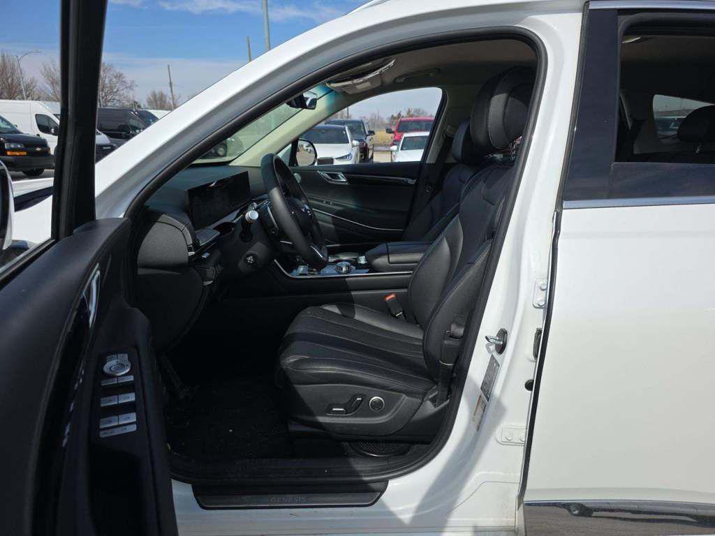 used 2025 Genesis GV80 car, priced at $42,500