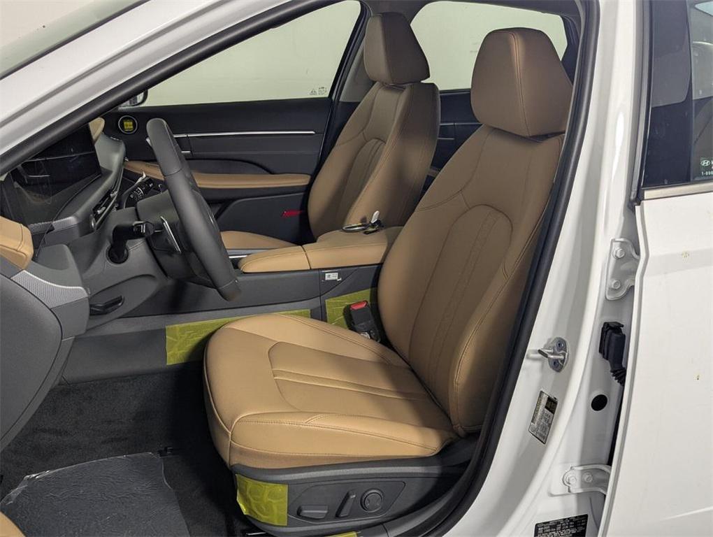 new 2025 Hyundai Sonata Hybrid car, priced at $37,196