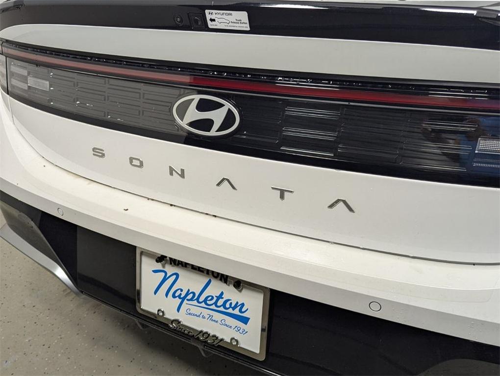 new 2025 Hyundai Sonata Hybrid car, priced at $37,196