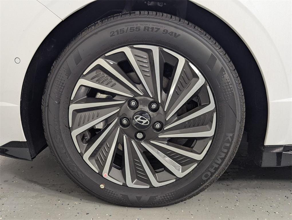 new 2025 Hyundai Sonata Hybrid car, priced at $37,196