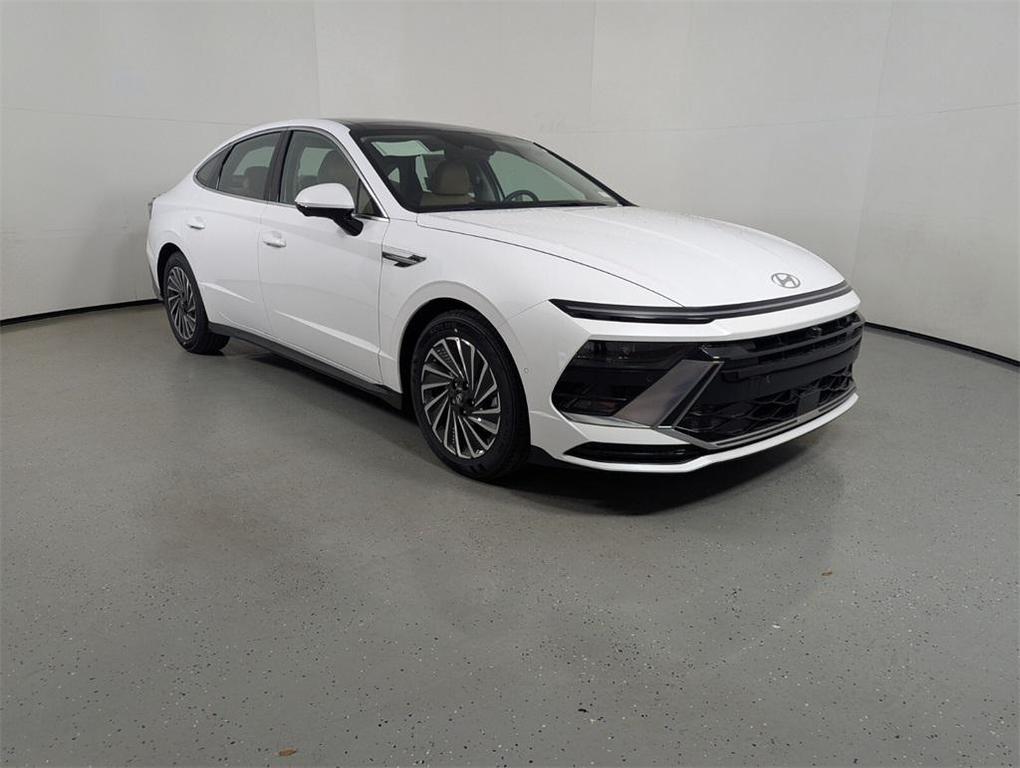 new 2025 Hyundai Sonata Hybrid car, priced at $37,196