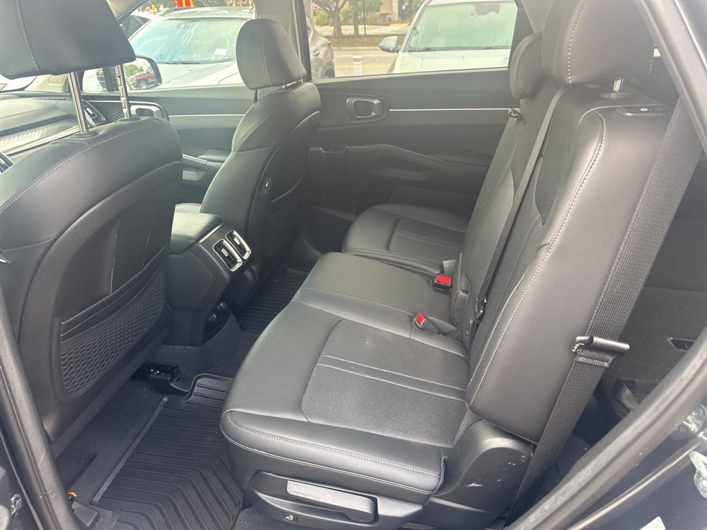 used 2023 Kia Sorento car, priced at $21,899