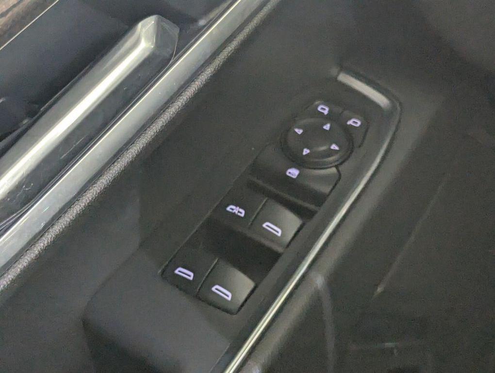 used 2025 Chevrolet Silverado 1500 car, priced at $40,528