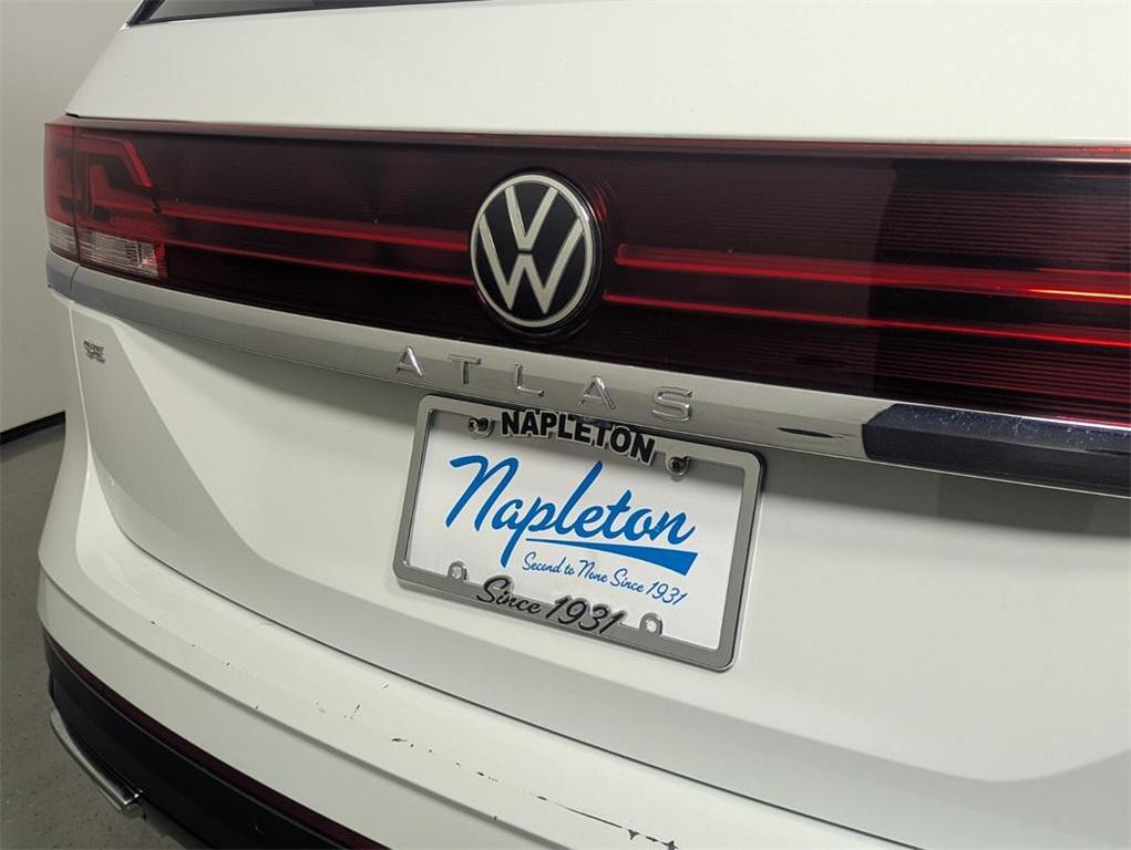 used 2025 Volkswagen Atlas car, priced at $31,500