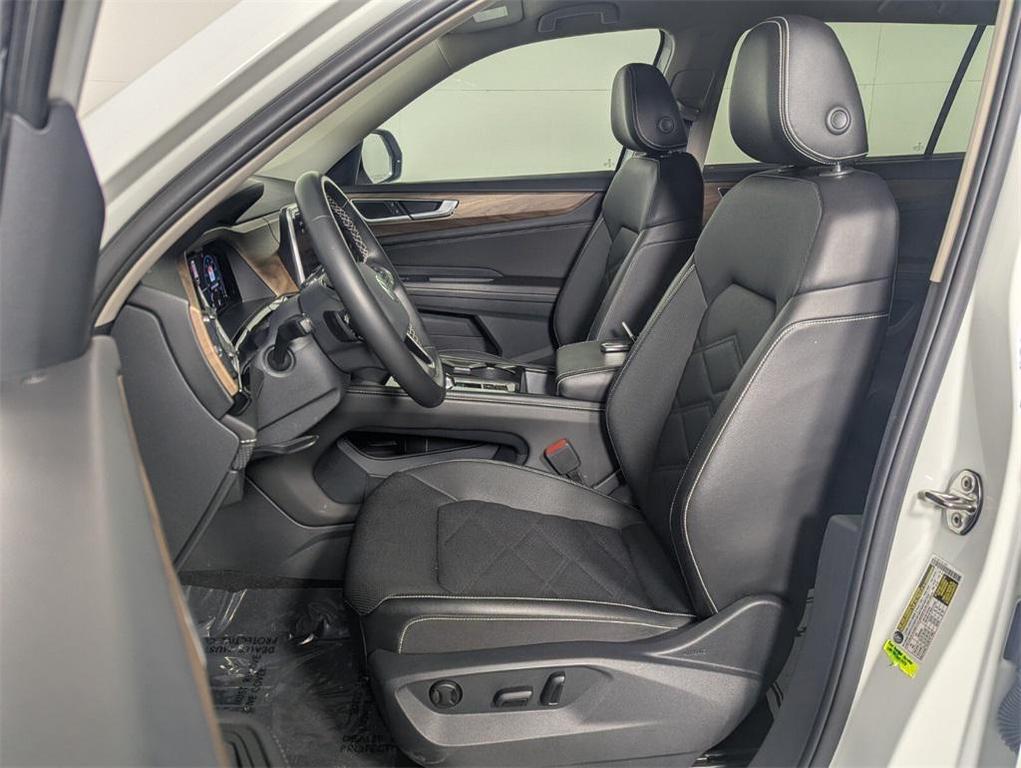 used 2025 Volkswagen Atlas car, priced at $31,500