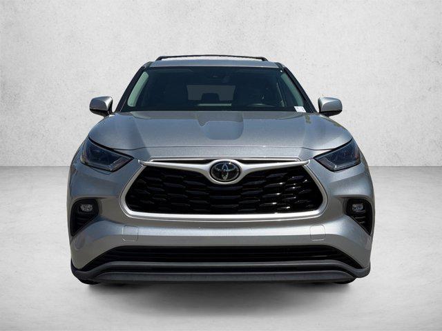 used 2021 Toyota Highlander car