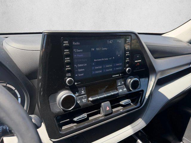 used 2021 Toyota Highlander car