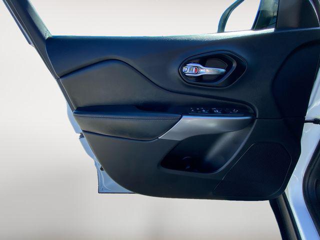 used 2022 Jeep Cherokee car, priced at $18,272