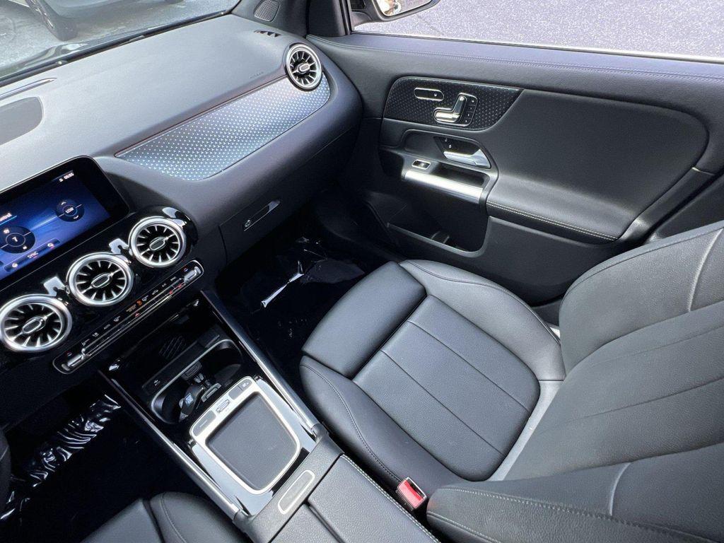 used 2025 Mercedes-Benz GLA 250 car, priced at $30,800