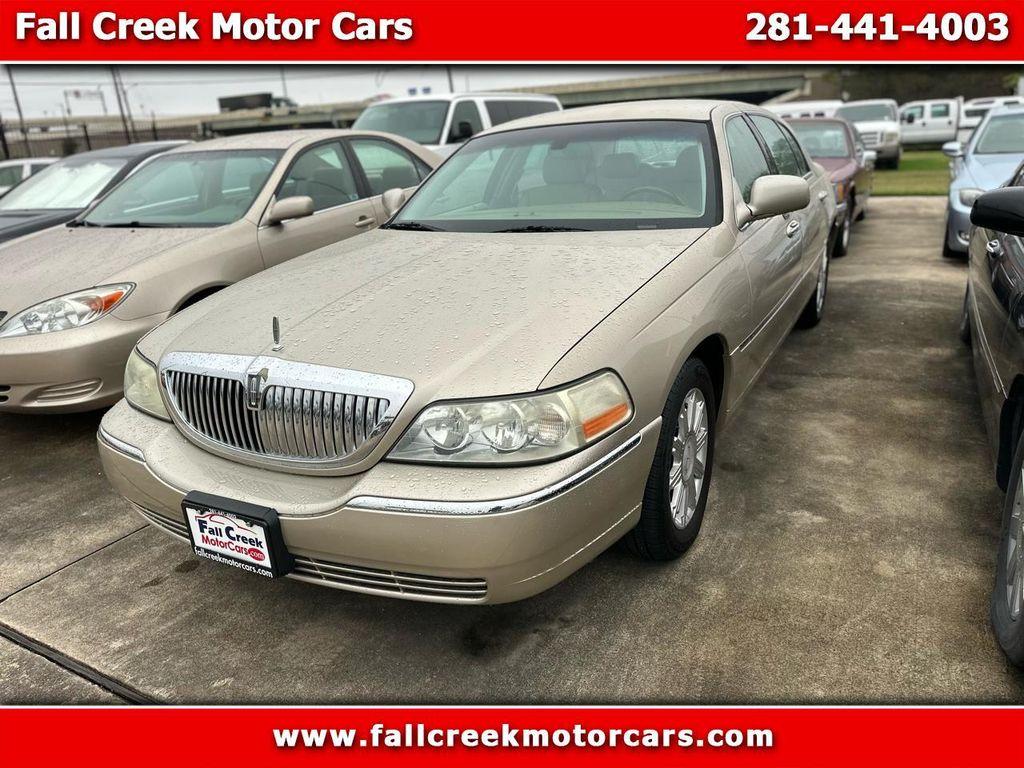 used 2008 Lincoln Town Car car, priced at $9,980
