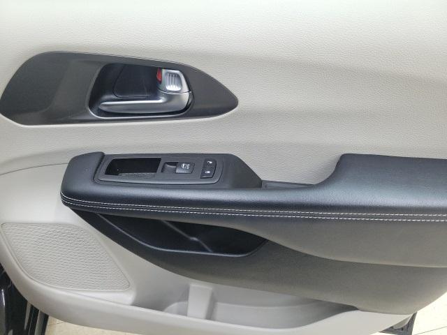 used 2023 Chrysler Pacifica car, priced at $23,730