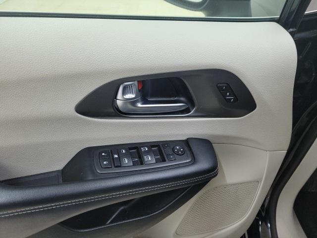 used 2023 Chrysler Pacifica car, priced at $23,730