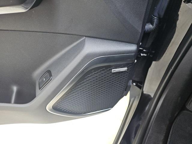 used 2025 GMC Acadia car, priced at $31,914