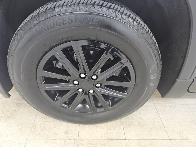 used 2023 Chevrolet Traverse car, priced at $28,925