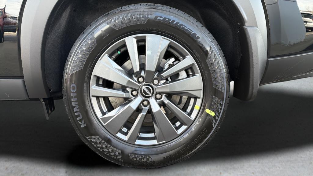 new 2026 Nissan Pathfinder car, priced at $38,024