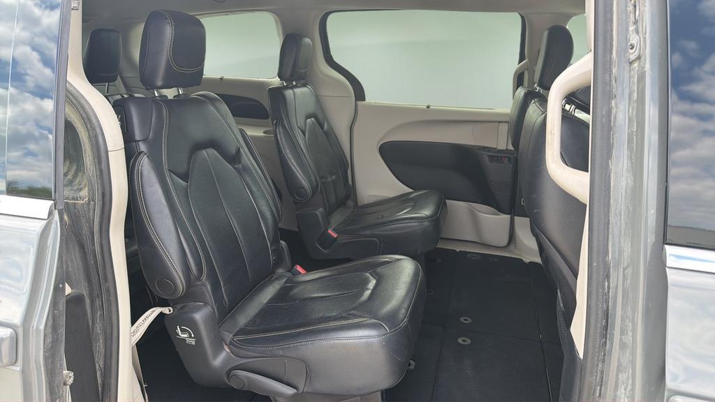 used 2022 Chrysler Pacifica car, priced at $18,326