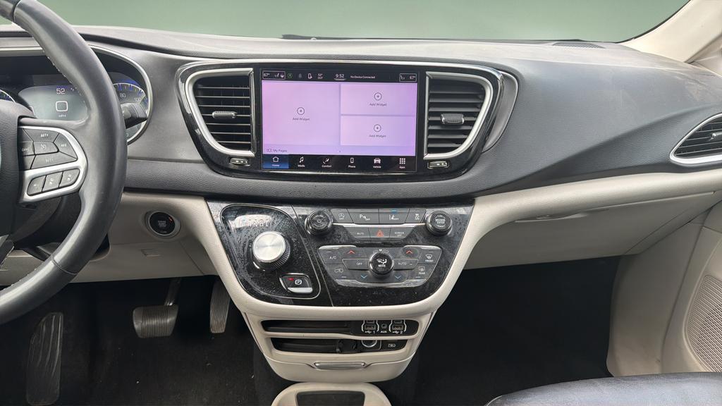 used 2022 Chrysler Pacifica car, priced at $18,326