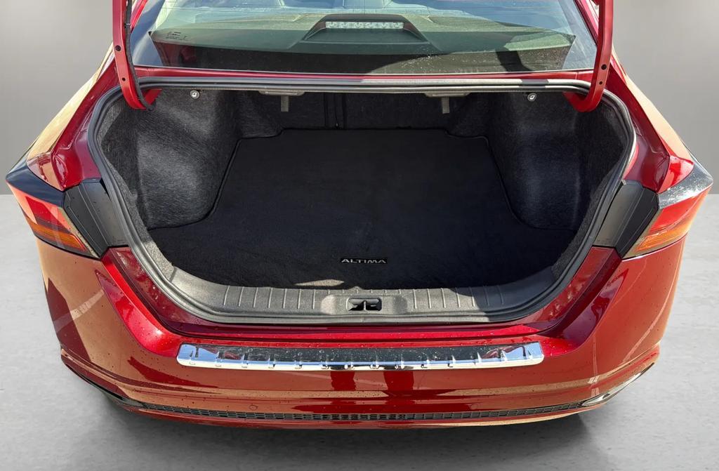 used 2023 Nissan Altima car, priced at $22,171