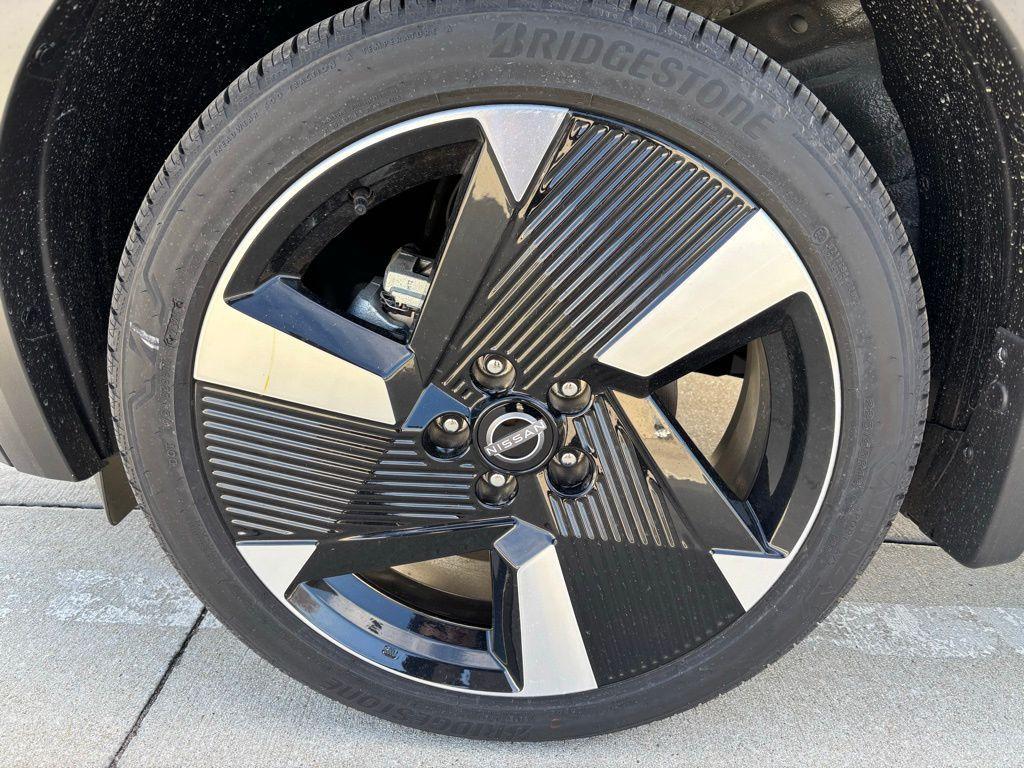 new 2025 Nissan Kicks car, priced at $27,013