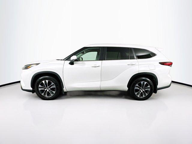 used 2023 Toyota Highlander car, priced at $30,996