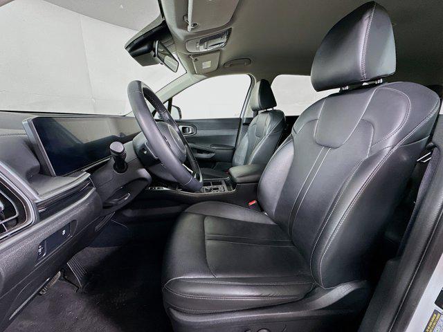 used 2024 Kia Sorento car, priced at $23,996