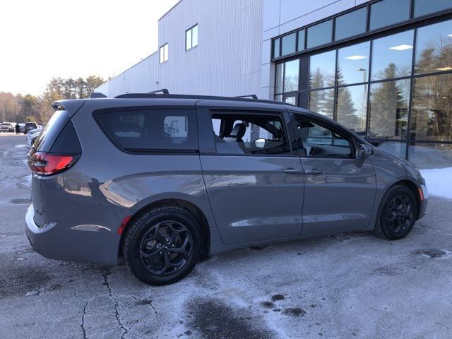 used 2021 Chrysler Pacifica Hybrid car, priced at $21,163