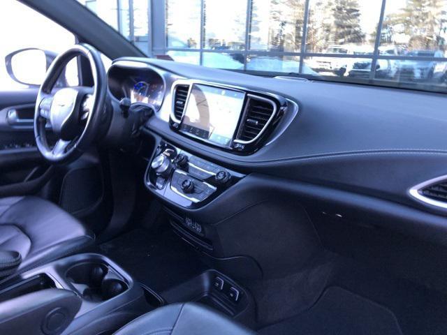 used 2021 Chrysler Pacifica Hybrid car, priced at $21,163