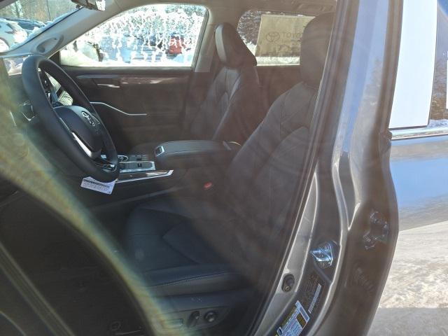 new 2026 Toyota Highlander Hybrid car, priced at $58,866