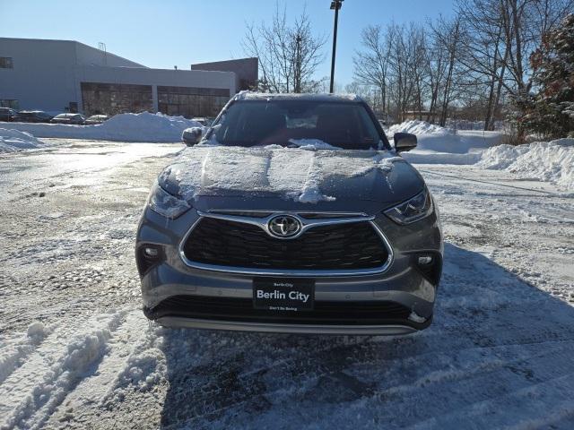 new 2026 Toyota Highlander Hybrid car, priced at $58,866