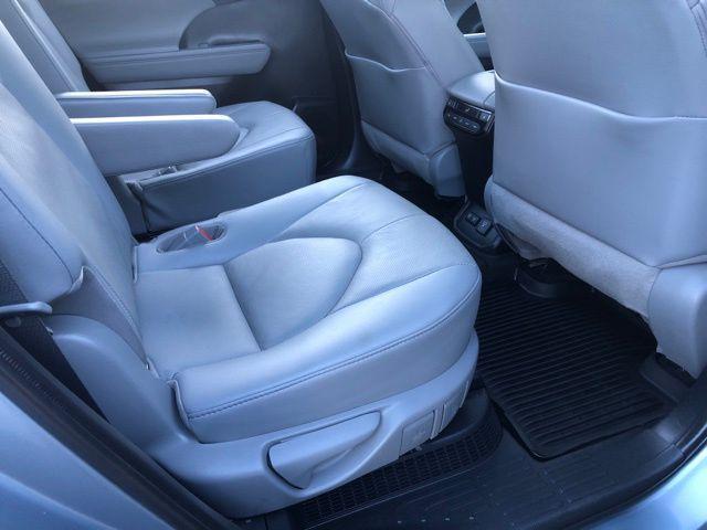 used 2021 Toyota Highlander Hybrid car, priced at $39,498