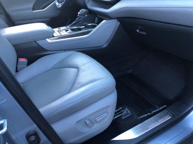 used 2021 Toyota Highlander Hybrid car, priced at $39,498
