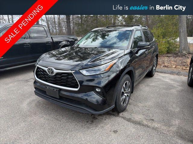 used 2023 Toyota Highlander car, priced at $37,508