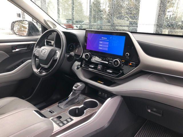 used 2023 Toyota Highlander Hybrid car, priced at $45,450