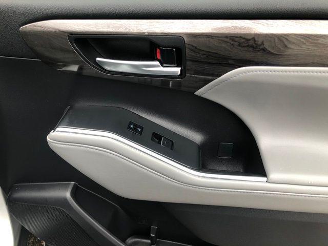 used 2023 Toyota Highlander Hybrid car, priced at $45,450