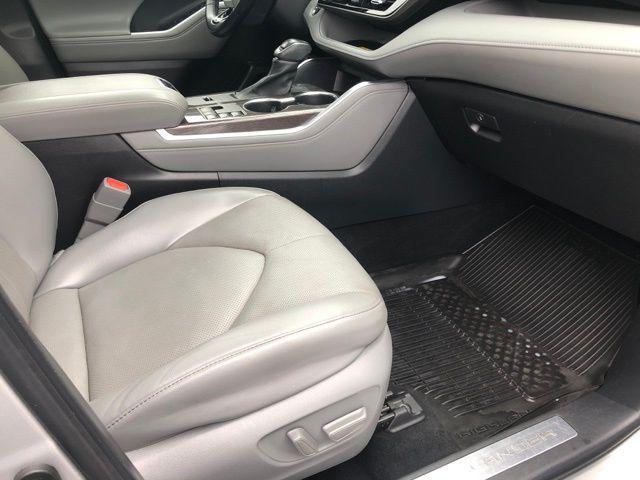 used 2023 Toyota Highlander Hybrid car, priced at $45,450