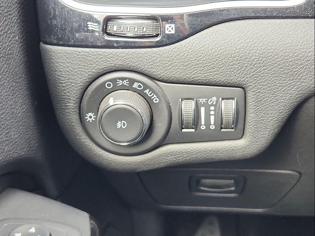 used 2021 Jeep Cherokee car, priced at $19,808