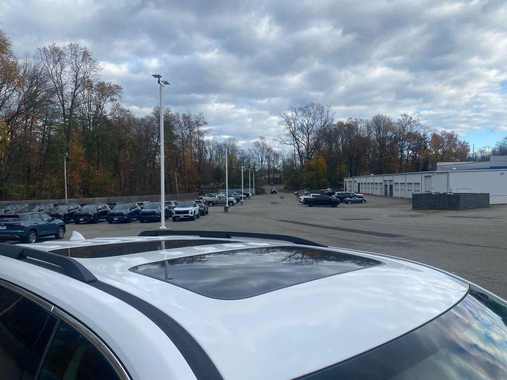 used 2020 Chevrolet Traverse car, priced at $21,808