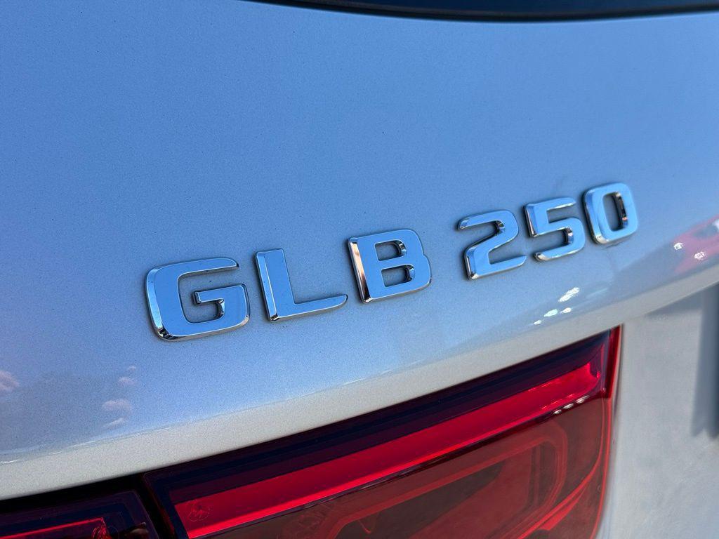 used 2021 Mercedes-Benz GLB 250 car, priced at $23,665