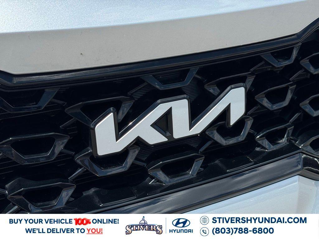 used 2022 Kia Sorento car, priced at $25,128