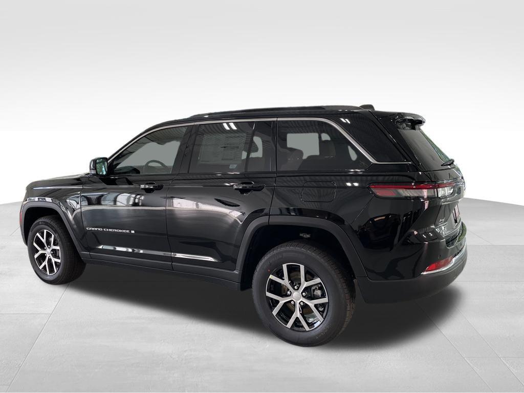 new 2025 Jeep Grand Cherokee car, priced at $39,172