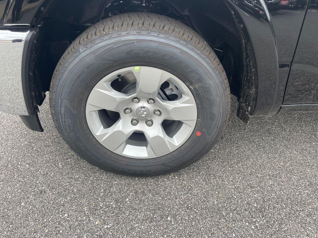 new 2025 Ram 1500 car, priced at $41,947