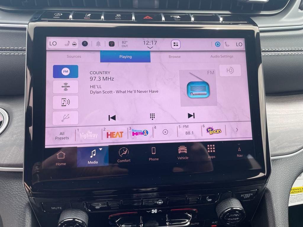 new 2025 Jeep Grand Cherokee car, priced at $41,532